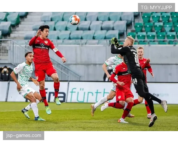 弗赖堡新援加盟提升阵容实力,球队冲击德甲高目标竞争力待检验 弗赖堡新援加盟提升阵容实力,球队冲击德甲高目标竞争力待检验