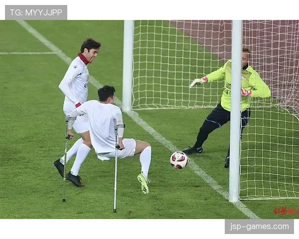 卡卡式射门重现赛场，球员精彩破门引爆全场