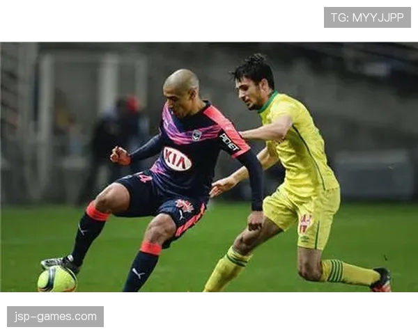 埃斯帕尼奥尔中场强硬表现助球队强势反弹，状态回暖引关注