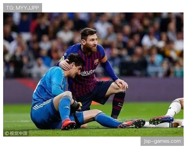 塔利亚菲科状态回暖，助阿贾克斯左路稳固冲击冠军