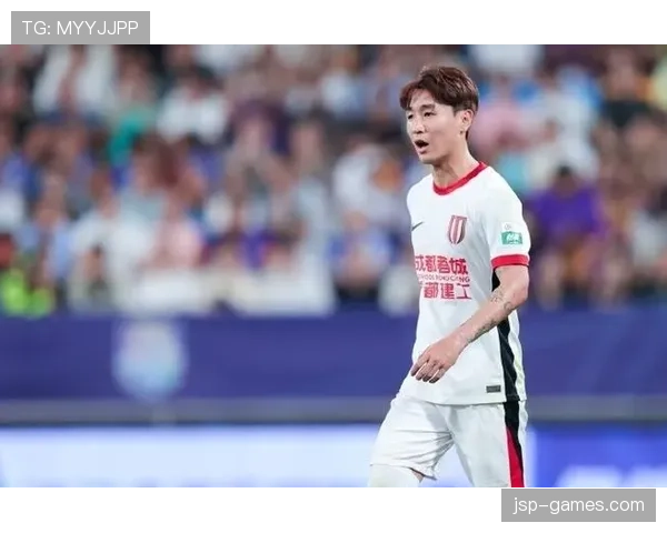 韦世豪刚买的豪车停车场被邻居盯上了,感觉明星气场都出来了?